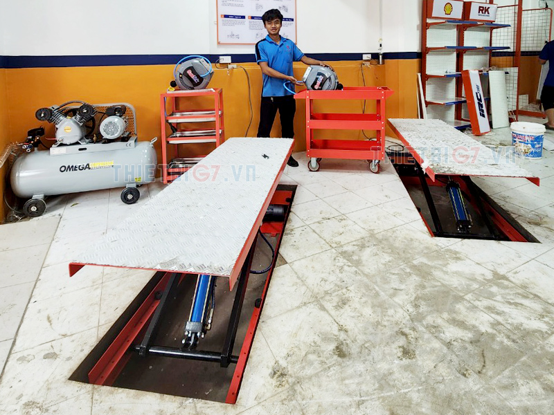 Bàn Nâng Xe Máy Lộc Phát Tiêu Chuẩn Hãng ( Lắp Âm Nền )