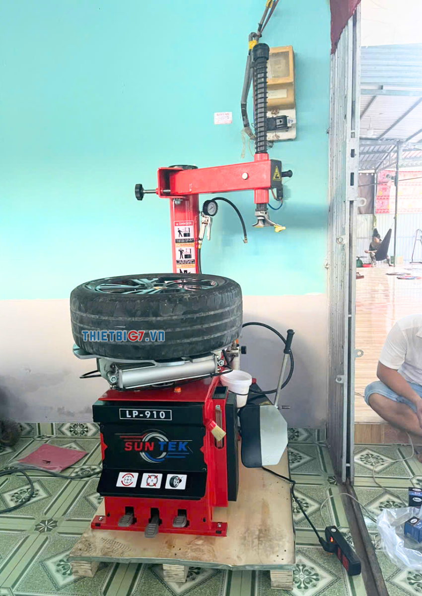 Máy tháo vỏ xe tay ga có tháo lốp ô tô được không?