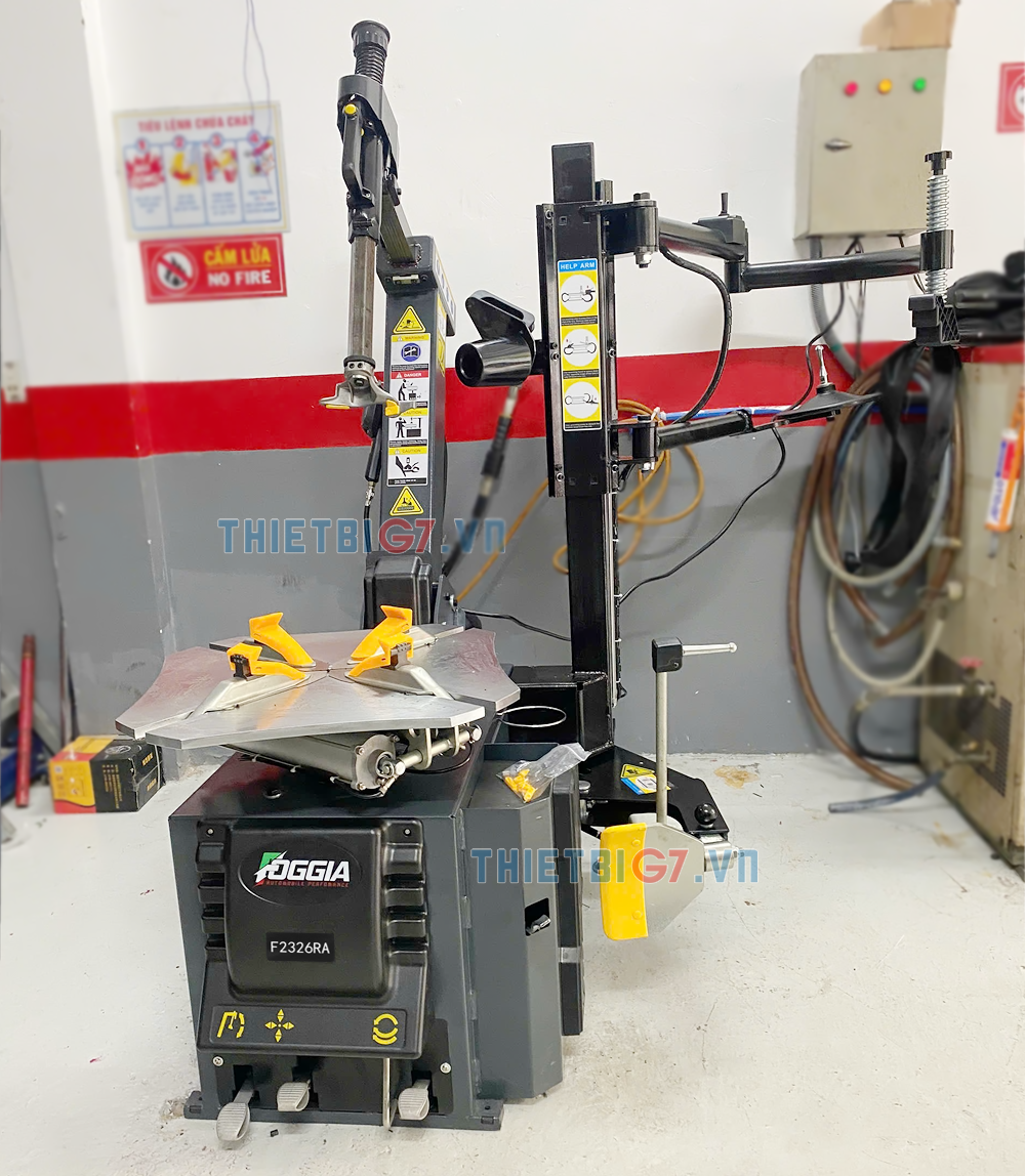 Máy ra lốp công nghệ hiện đại thương hiệu Foggia