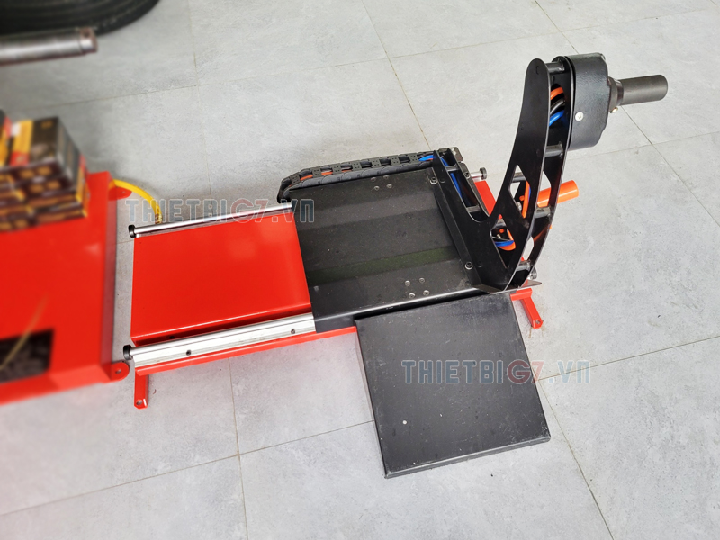 Thiết Bị Nâng Hạ Lốp Xe Cho Máy Cân Bằng Lốp