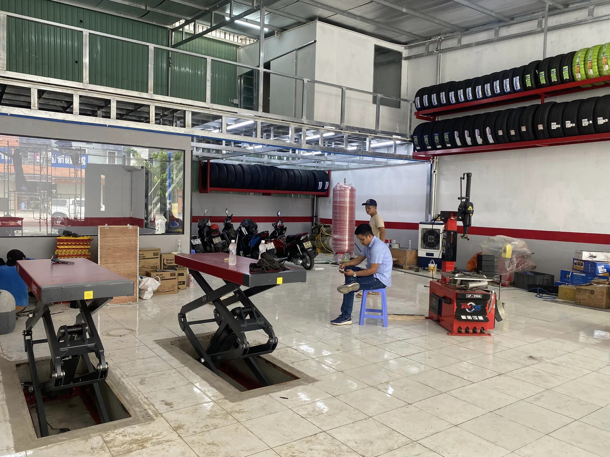 Bảo dưỡng cầu nâng cắt chéo định kỳ