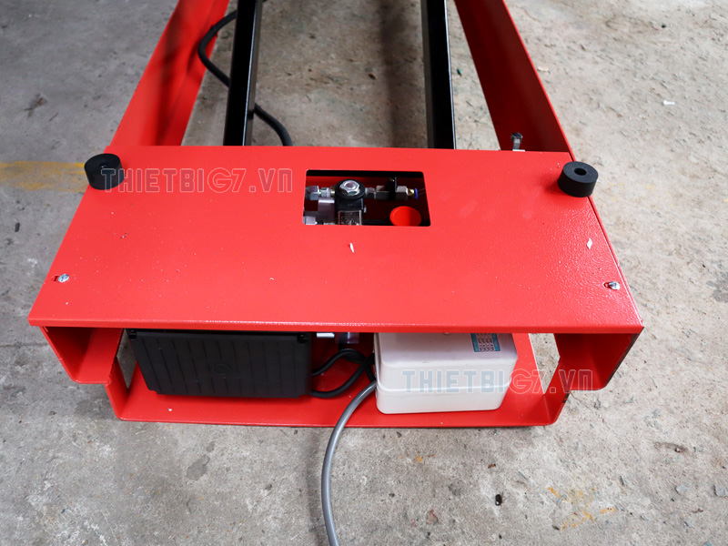 Bàn nâng tiêu chuẩn hãng Lộc Phát được thiết lắp bộ nguồn nhập khẩu , sử bền bỉ và tuổi thọ cao.