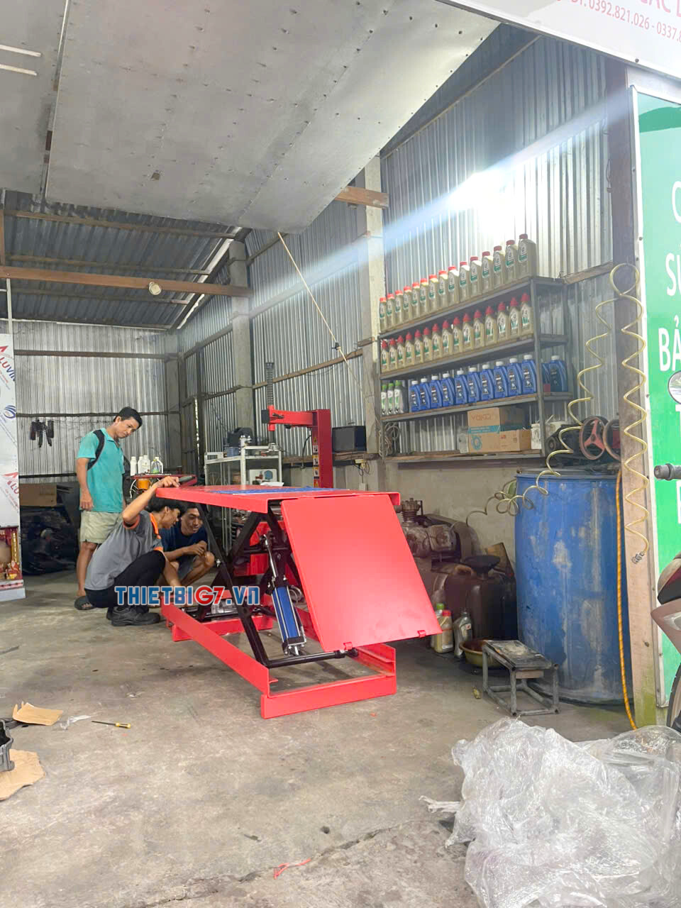Bàn nâng xe máy là gì? Có những loại nào?