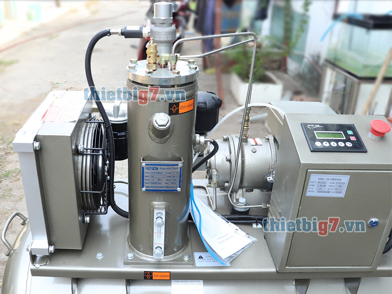 may-nen-khi-truc-vit-3hp-300l-10bar_3