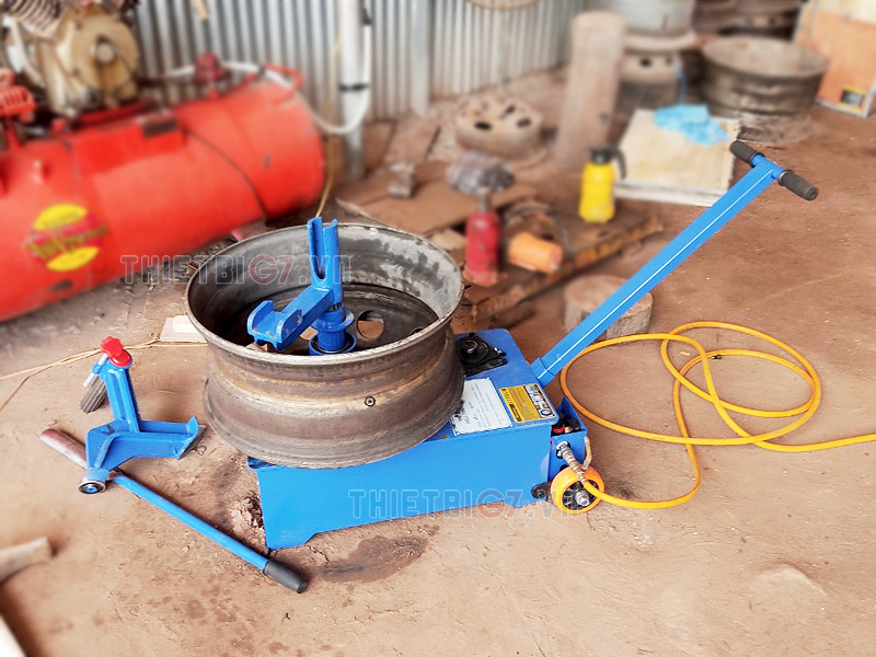 Máy tháo lốp xe tải khoonh ruột dùng điện 220V có ty hổ trợ nâng lốp