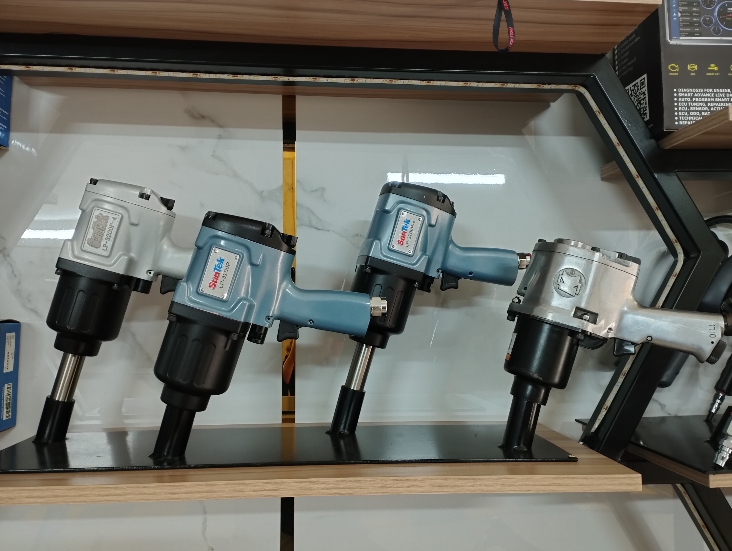 Giới thiệu súng mở ốc xe tay ga