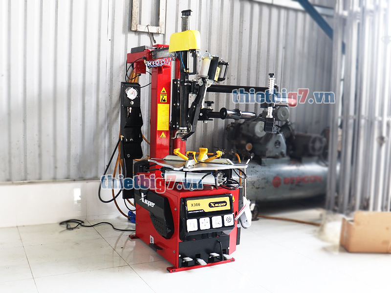 X306-GT đi kèm cần phụ hổ trợ tùy đè