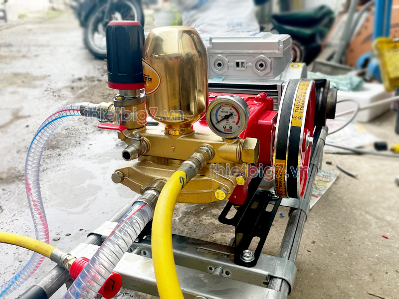 Máy rửa xe KYOTO 1Hp có áp lực phun cao và hoạt động bền bỉ