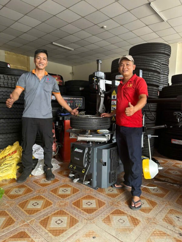 Bàn Giao Máy Tháo Vỏ Cần Gật Gù FOGGIA 665RA Kết Hợp Cần Phụ
