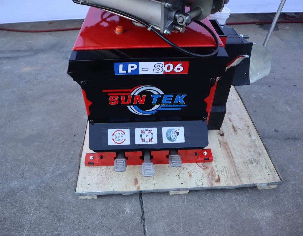 Mặt trước máy tháo vỏ SunTek LP-806