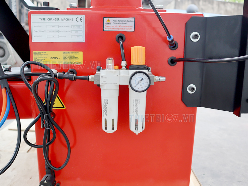 Máy Tháo Vỏ Xe Du Lịch Cần Xoay Ngang SunTek LP-990A Kết Hợp Cần Trợ Lực CP4