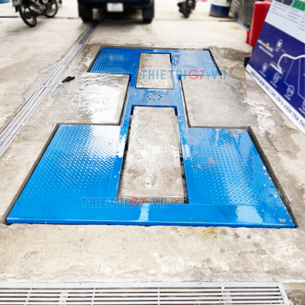 Cầu Nâng 1 Trụ Rửa Xe Ô Tô Ấn Độ Âm Nền Mặt Bàn Cánh Bướm