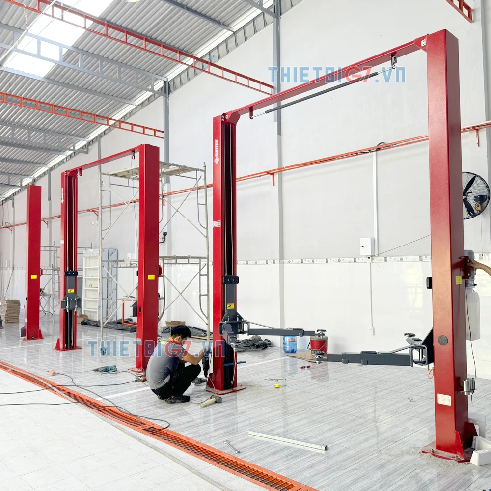 Cầu nâng 2 trụ cổng trên giằng trên