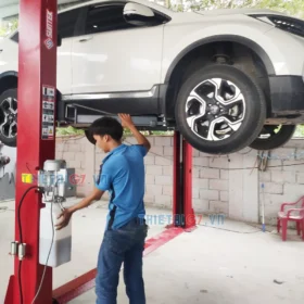 Hướng dẫn khách sử dụng cầu 2 trụ giằng dưới