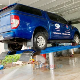 Hình Ảnh Thực Tế Cầu Nâng 1 Trụ Rửa Xe Lắp Nổi Chữ H Ấn Độ AIRLUB