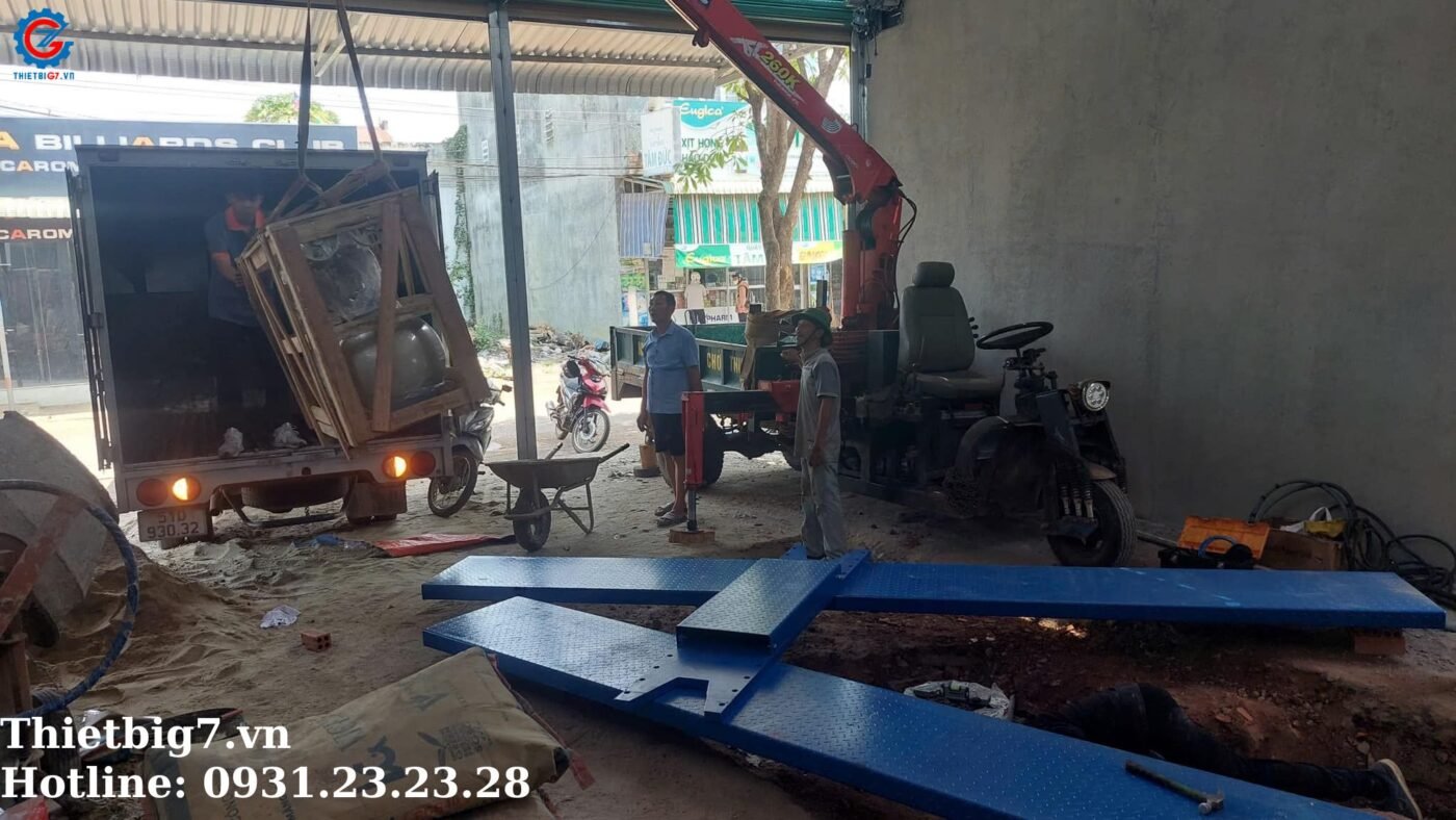 Thi công lắp đặt cầu nâng 1 trụ