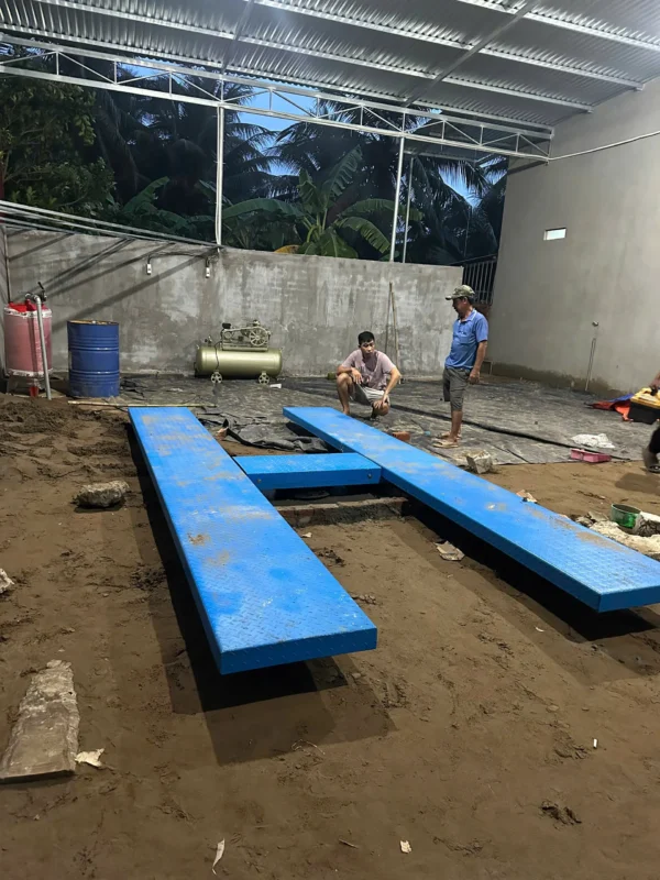 Lắp đặt cầu nâng 1 trụ đến khách hàng tại Cà Mau