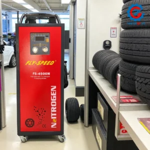 Máy Bơm Nito FS N4500 trong gara ô tô
