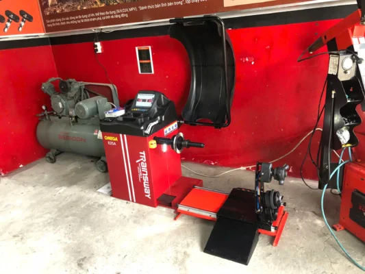 Bàn Giao Máy Cân Bằng Lốp Ô Tô OMEGA 825 Về Vũng Tàu