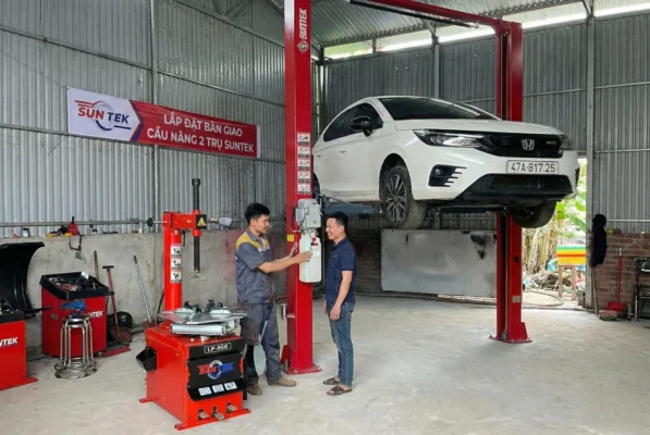 Lắp đặt bàn giao cầu nâng 2 trụ cổng trên suntek