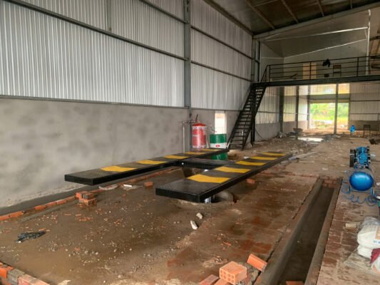 Bàn Giao Cầu Nâng Rửa Xe 1 Trụ Tại Bến Tre