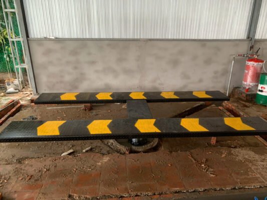 Cầu Nâng Rửa Xe Ô Tô 1 Trụ