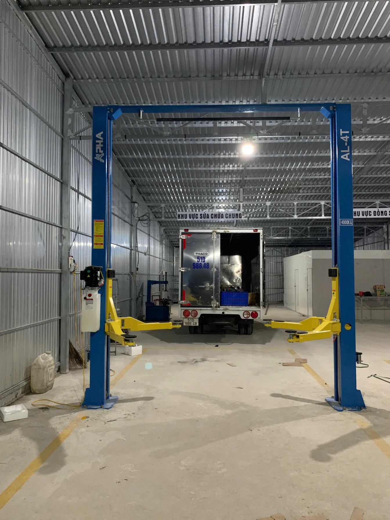 Bàn giao cầu nâng 2 trụ Alpha AL-4000T tại Vũng Tàu