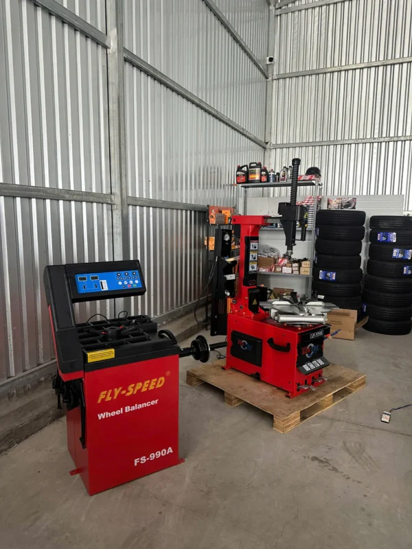 Bàn giao máy Cân Bằng Lốp Fly Speed FS 990A