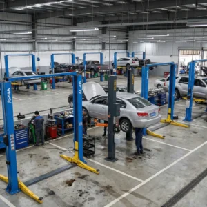 Cầu nâng 2 trụ tại 1 gara sửa xe ô tô