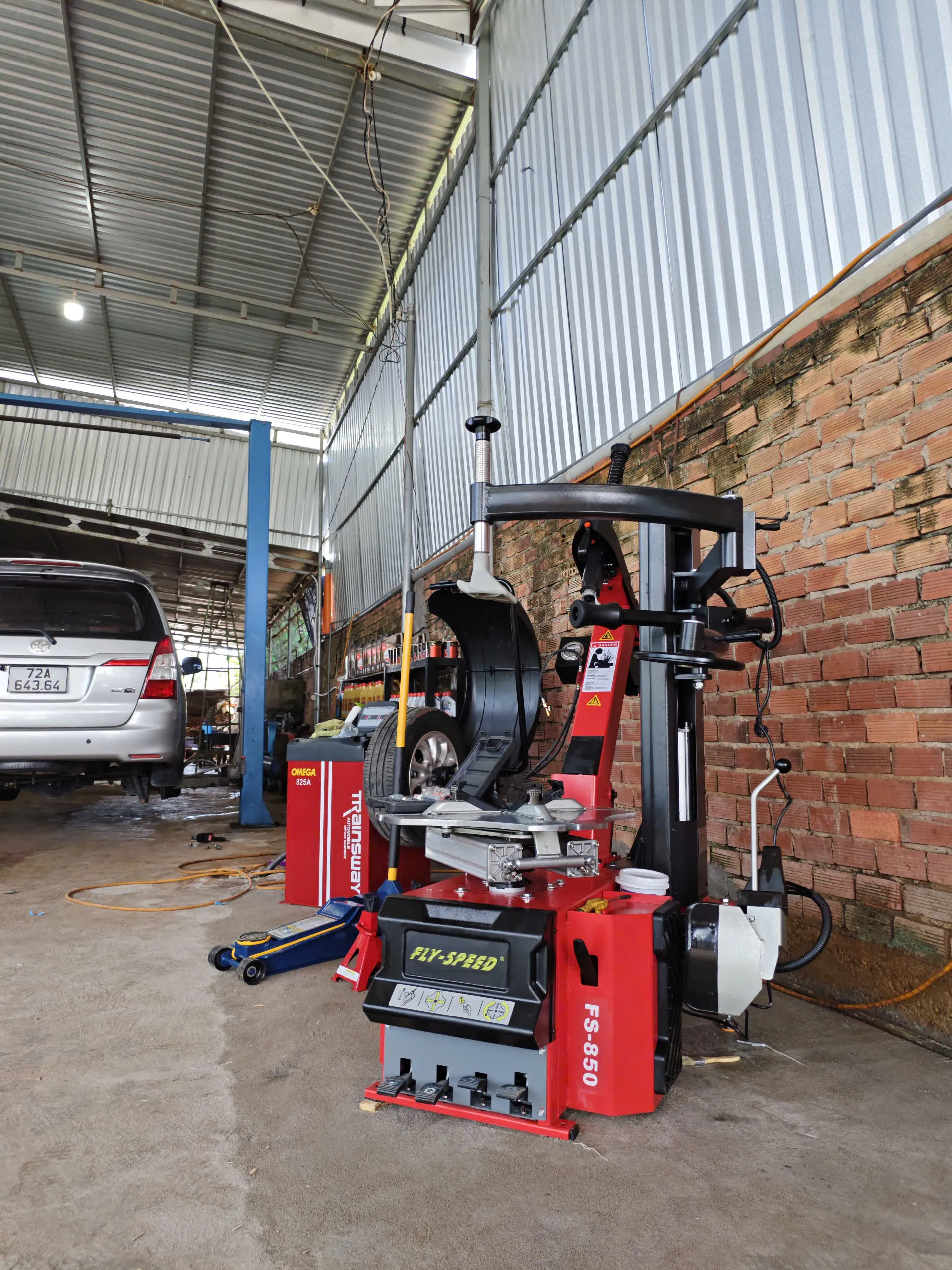 Lắp đặt hoàn thiện máy tháo lốp Fly-Speed FS-850