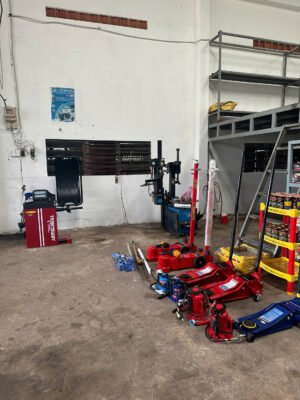 Bàn Giao Máy Cân Bằng Lốp OMEGA Tại Bình Dương