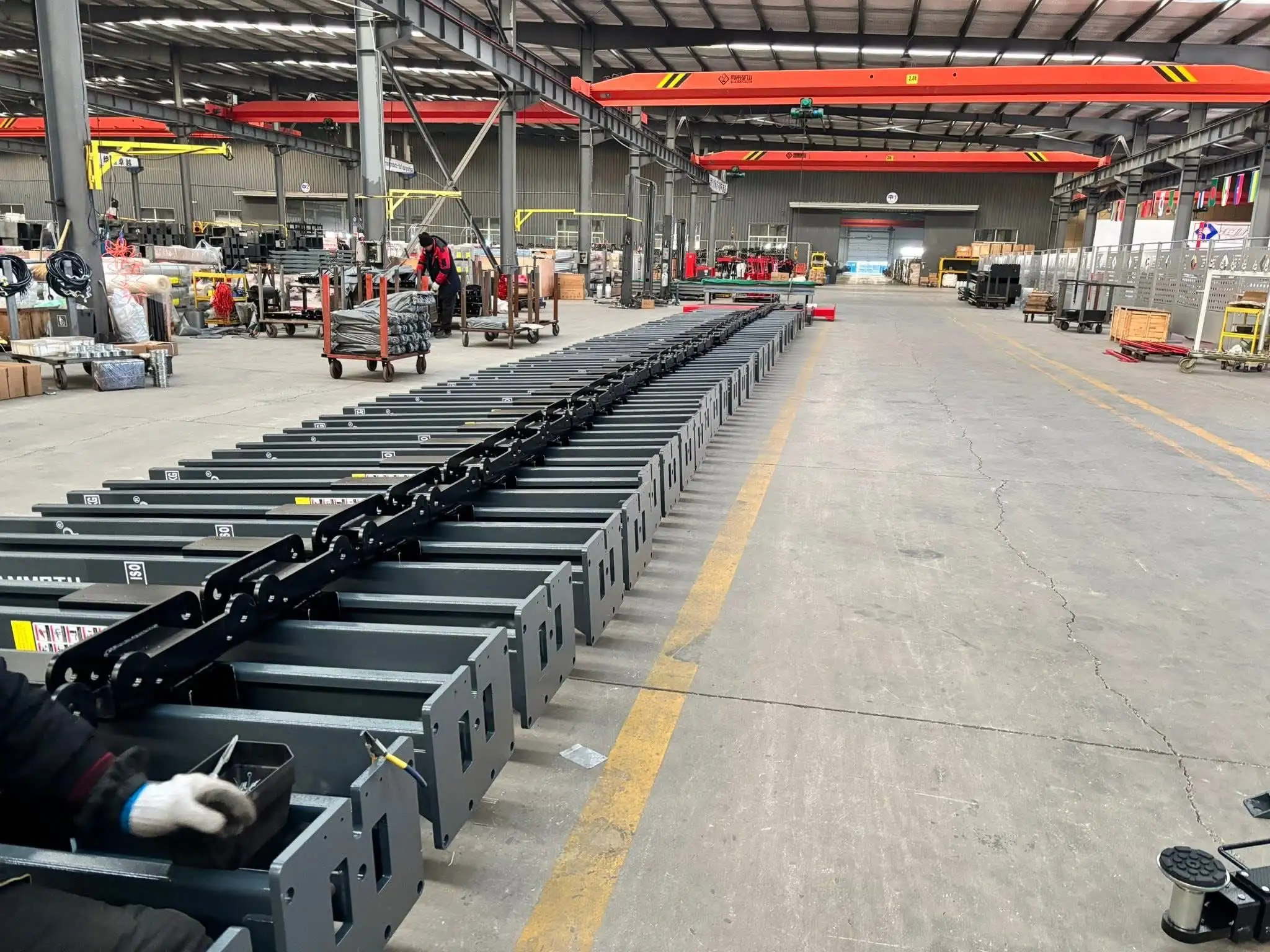 Xưởng sản xuất cầu nâng ô tô