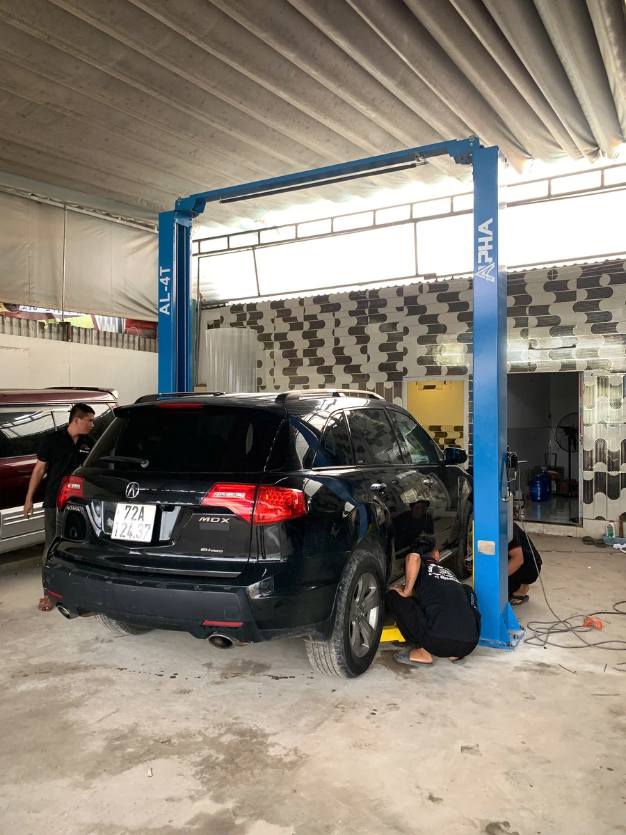 Cầu nâng ô tô 2 trụ ALPHA AL-4T lắp đặt tại Bình Hưng Hoà