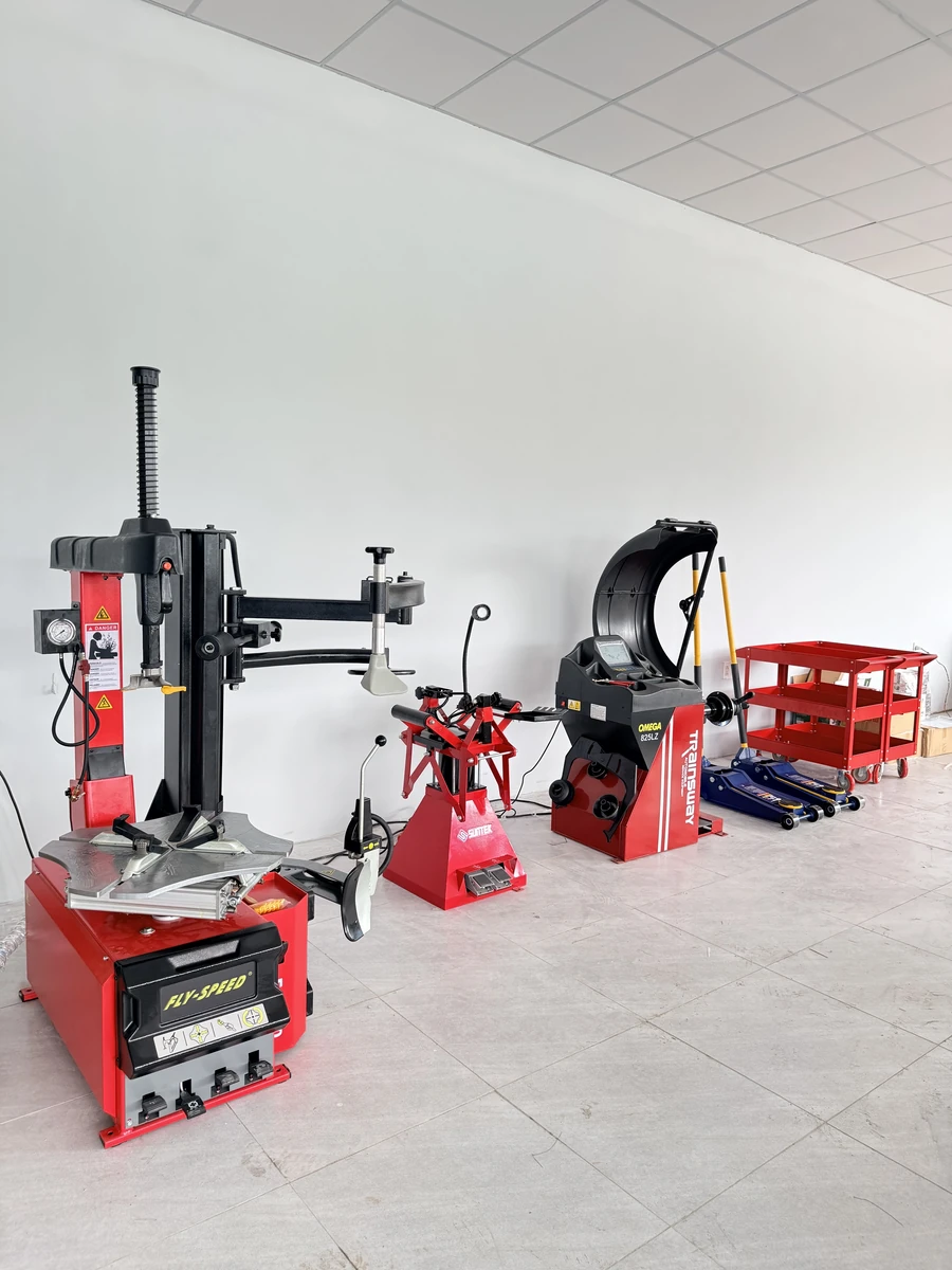 Bộ thiết bị làm lốp trong dự án garage do Thiết Bị G7 thực hiện