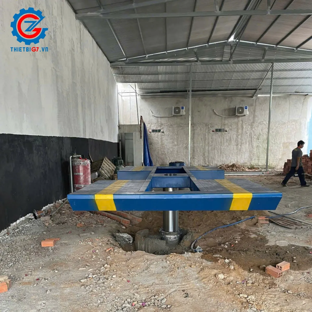 cầu nâng 1 trụ rửa xe rửa xe rửa xe cánh bướm rửa xe 4 tấn