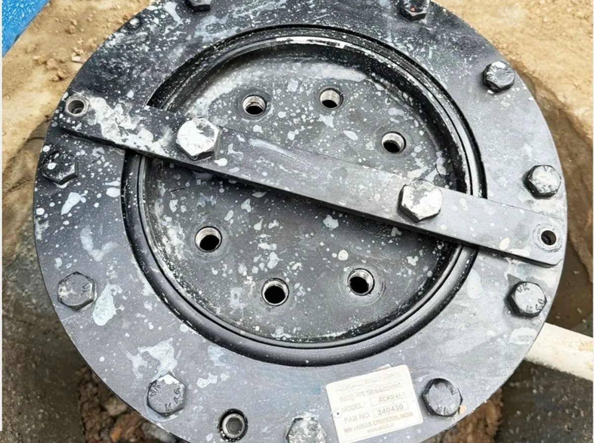 Cận cảnh chi tiết ty ben cầu nâng 1 trụ Lộc Phát, bộ phận quan trọng cho việc nâng hạ xe ô tô an toàn.
