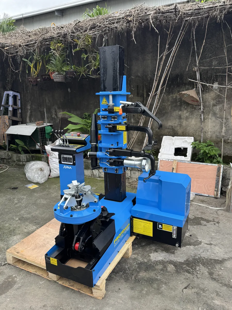 Máy tháo lắp lốp xe tải Alpha AL-1300 All-New 2026 chính hãng, công suất 4kW, điện 220V