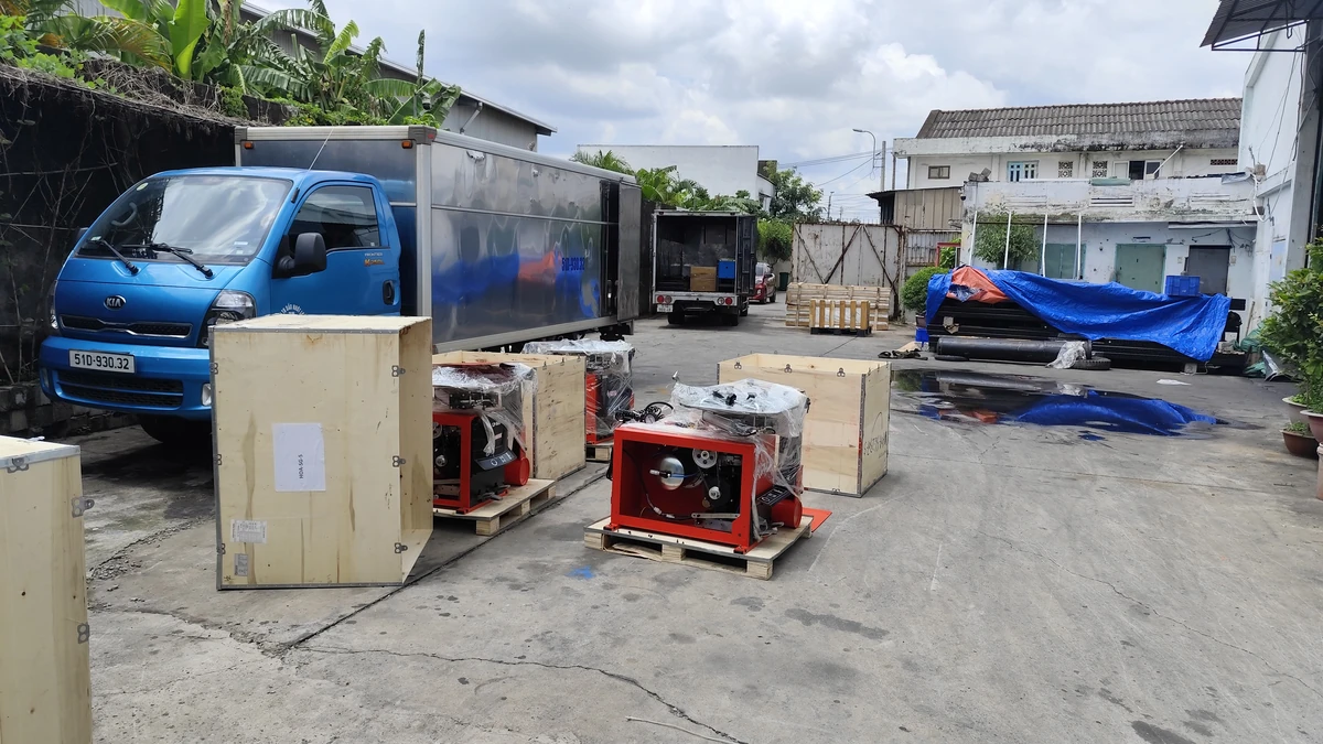 Kho hàng máy ra vào lốp Lộc Phát Thiết Bị G7 sẵn sàng giao ngay – khuyến mãi máy ra vào lốp chính hãng Thiết Bị G7