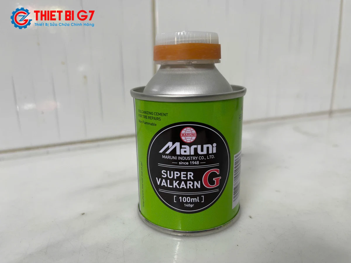 Chi tiết lọ keo vá Maruni 100ml có cọ quét tiện lợi cho tiệm sửa xe