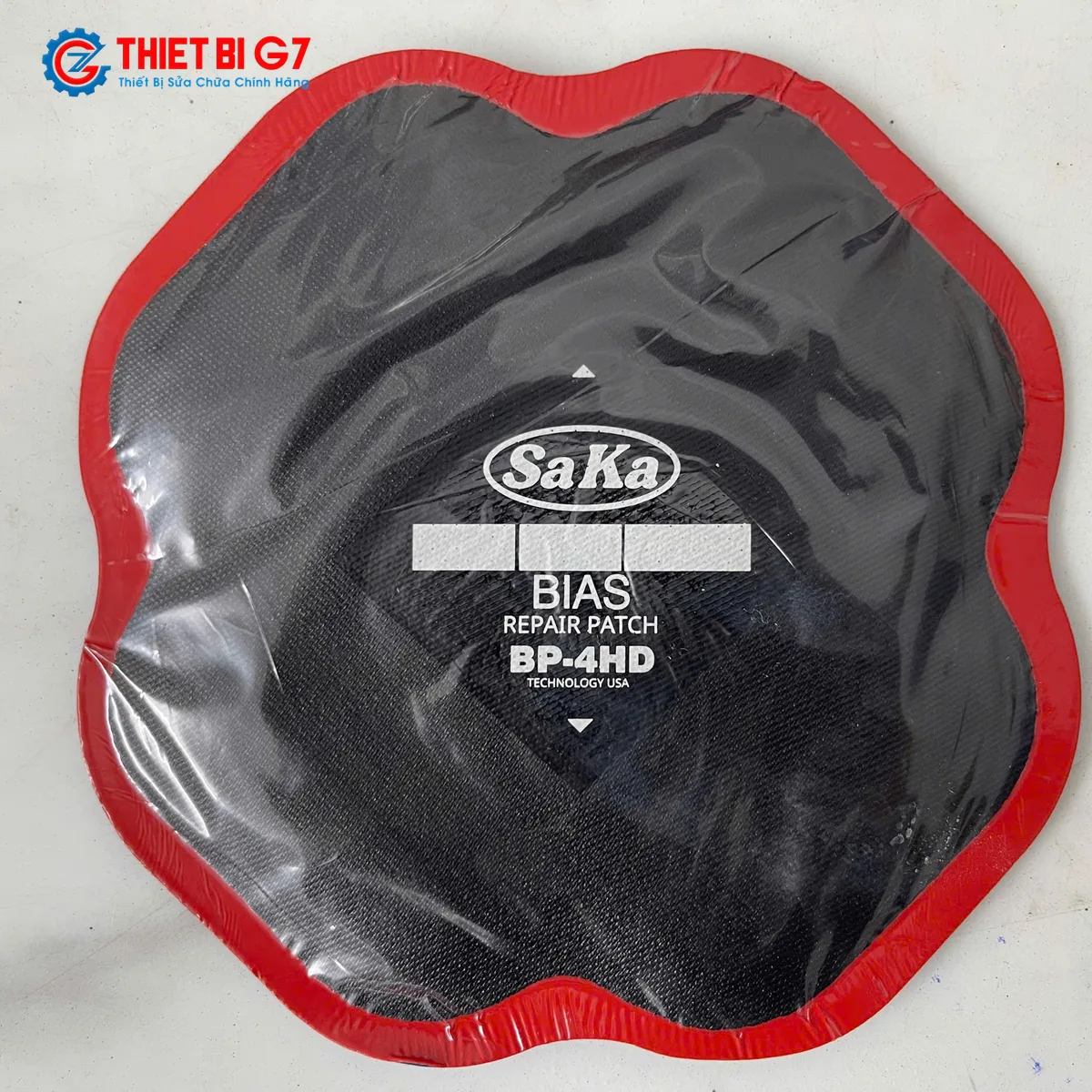 Cận cảnh miếng vá lốp bố chéo SAKA-TECH BP-4HD Heavy Duty chịu tải nặng Cận cảnh miếng vá lốp bố chéo SAKA-TECH BP-4HD Heavy Duty 150x150mm dày dặn