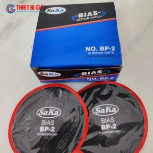 Hình ảnh hộp và 2 miếng vá lốp bố chéo SAKA-TECH BP-2 phi 90mm viền đỏ chịu tải